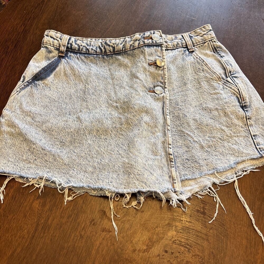 Zara Wrap Denim Skort Blue  Acid Wash  Size Medium Asymmetrical Pockets Buttons
